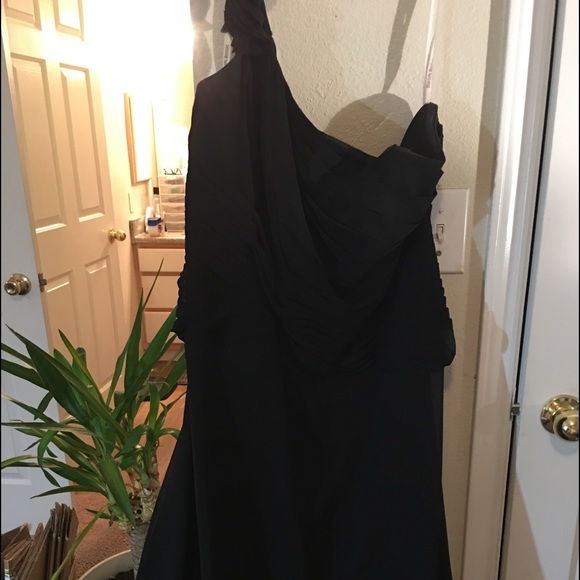 Black one shoulder evening gown - Picture 2 of 6